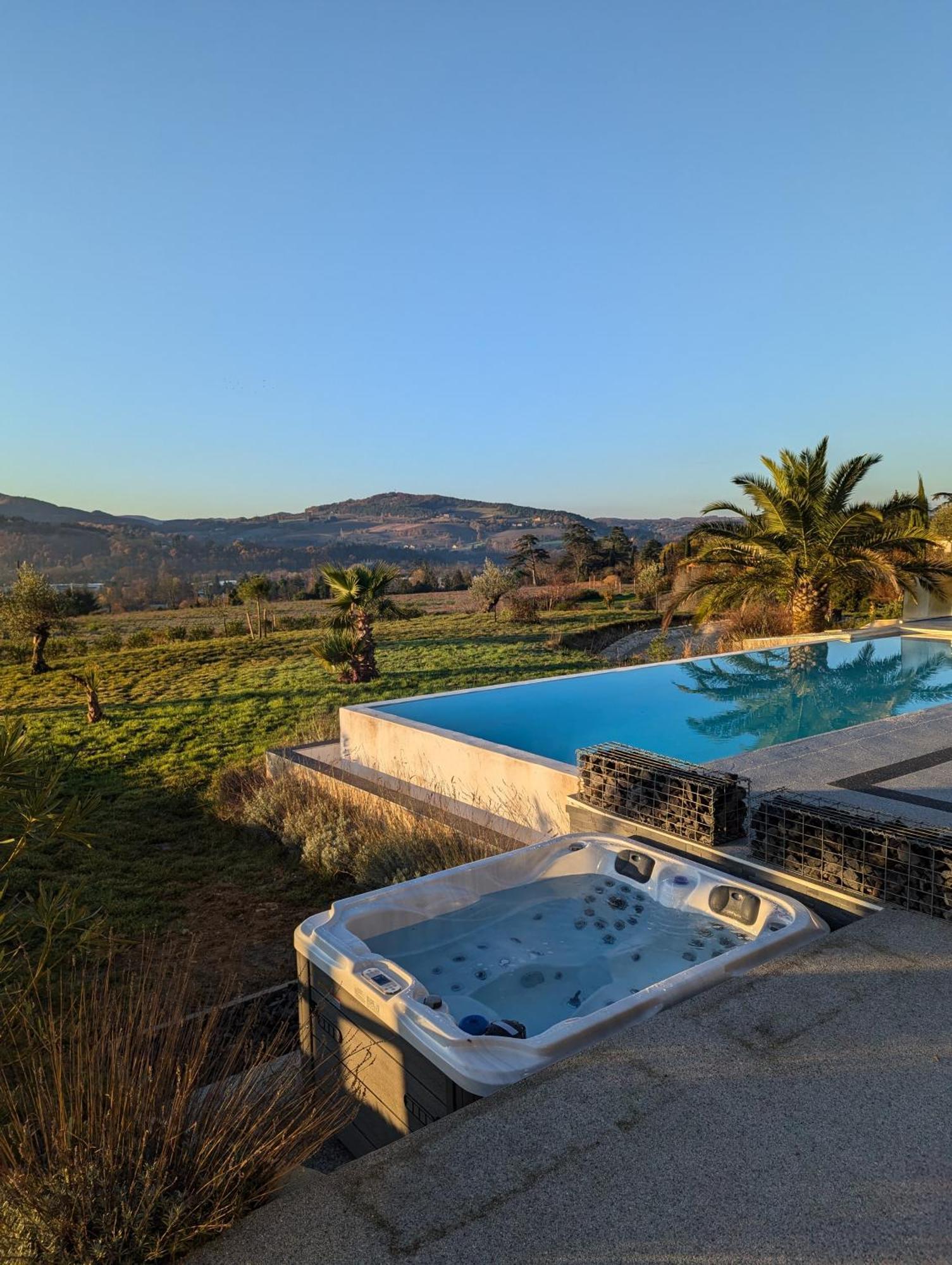 Studio Independant Vue Magnifique Et Au Calme كريست المظهر الخارجي الصورة
